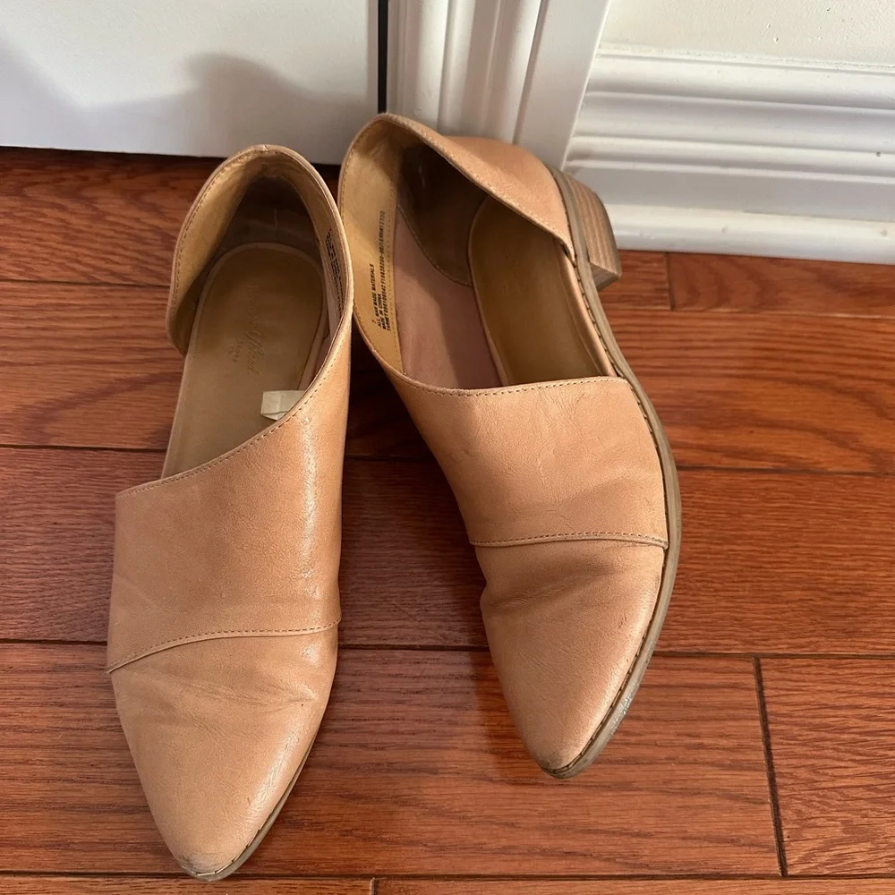 Elegant Beige Leather Flats - Picture 4 of 5